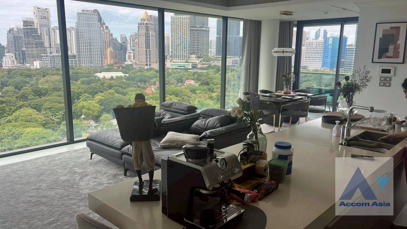 unit 2 Bedrooms  Condominium For Rent in Ploenchit, Bangkok  near BTS Ploenchit (AA44546)