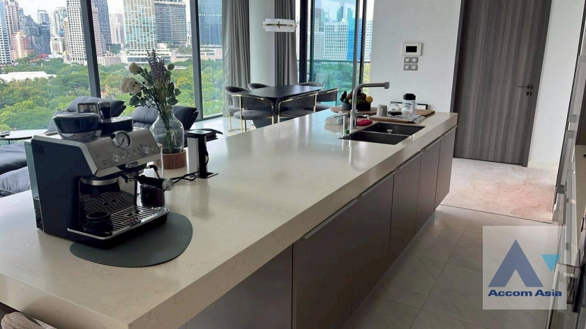 6  2 br Condominium For Rent in Ploenchit ,Bangkok BTS Ploenchit at Sindhorn Tonson AA44546