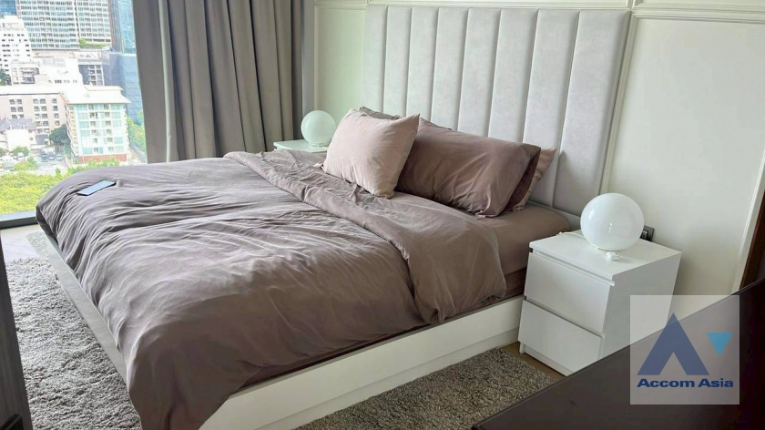 14  2 br Condominium For Rent in Ploenchit ,Bangkok BTS Ploenchit at Sindhorn Tonson AA44546