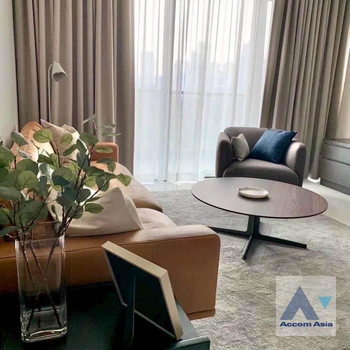 10  2 br Condominium For Rent in Ploenchit ,Bangkok BTS Ploenchit at Sindhorn Tonson AA44546