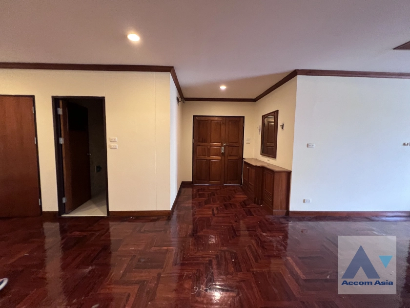 unit 3 Bedrooms  Apartment For Rent & Sale in Sukhumvit, Bangkok  near BTS Asok - MRT Sukhumvit (AA44548)