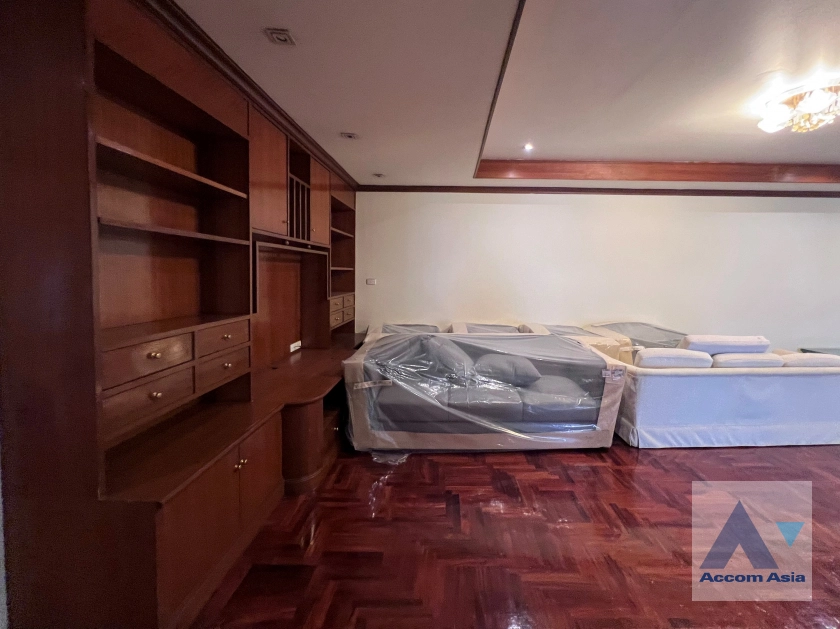 unit 3 Bedrooms  Apartment For Rent & Sale in Sukhumvit, Bangkok  near BTS Asok - MRT Sukhumvit (AA44548)