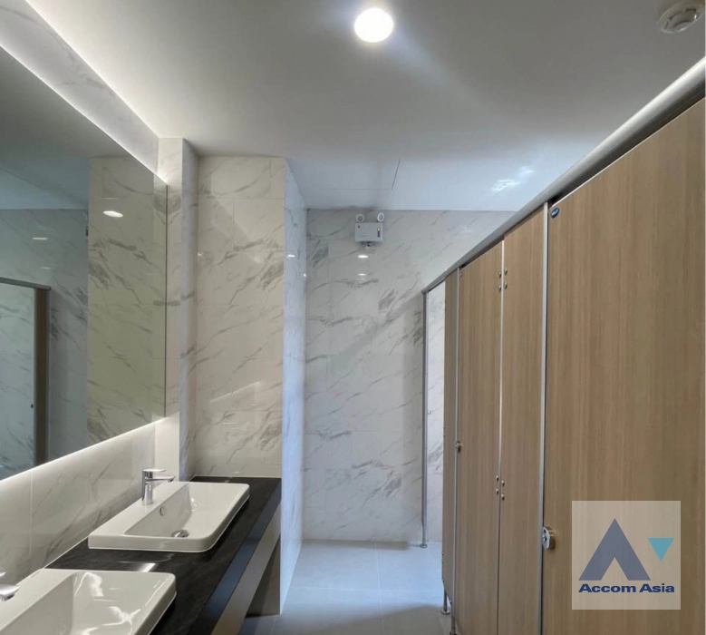 7  Building For Rent in Pattanakarn ,Bangkok  AA44555