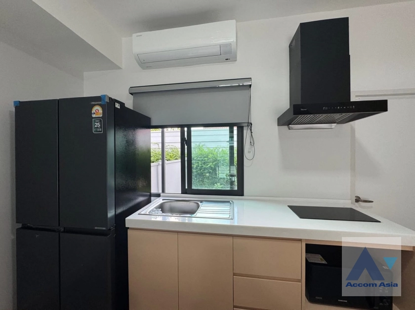 6  3 br Townhouse for rent and sale in Samutprakan ,Samutprakan  at House AA44556