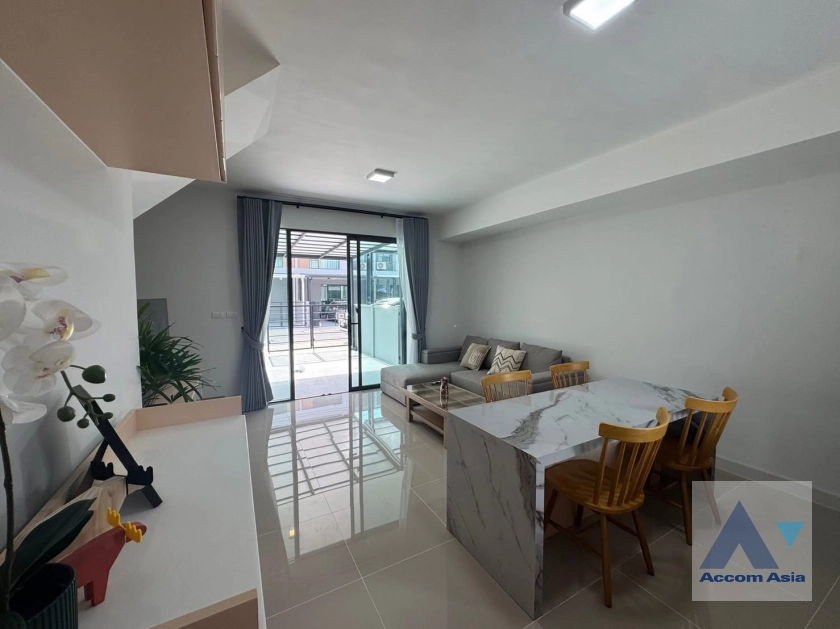 unitPet friendly |  3 Bedrooms  Townhouse For Rent & Sale in Samutprakan, Samutprakan  (AA44556)