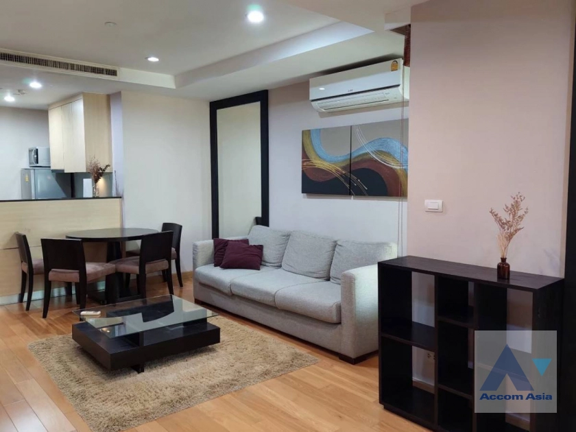 unit 1 Bedroom  Condominium For Rent in Sathorn, Bangkok  near BTS Sala Daeng - MRT Lumphini (AA44571)