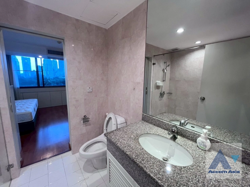 26  2 br Apartment for rent and sale in Ploenchit ,Bangkok BTS Ratchadamri at Step to Lumpini Park AA44573