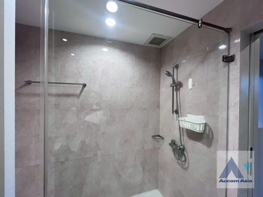 27  2 br Apartment for rent and sale in Ploenchit ,Bangkok BTS Ratchadamri at Step to Lumpini Park AA44573