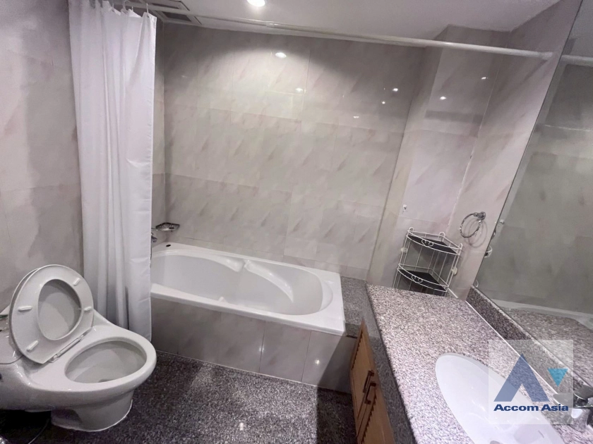 24  2 br Apartment for rent and sale in Ploenchit ,Bangkok BTS Ratchadamri at Step to Lumpini Park AA44573