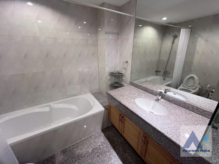 25  2 br Apartment for rent and sale in Ploenchit ,Bangkok BTS Ratchadamri at Step to Lumpini Park AA44573