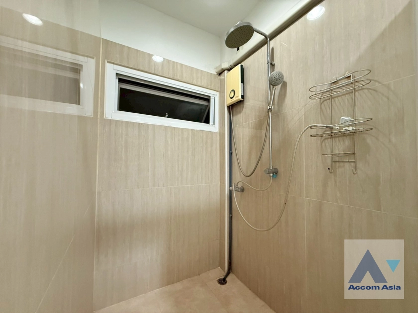 23  3 br Townhouse for rent and sale in Sukhumvit ,Bangkok BTS Phrom Phong - MRT Queen Sirikit National Convention Center AA44579