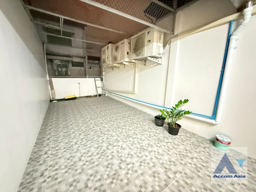 29  3 br Townhouse for rent and sale in Sukhumvit ,Bangkok BTS Phrom Phong - MRT Queen Sirikit National Convention Center AA44579