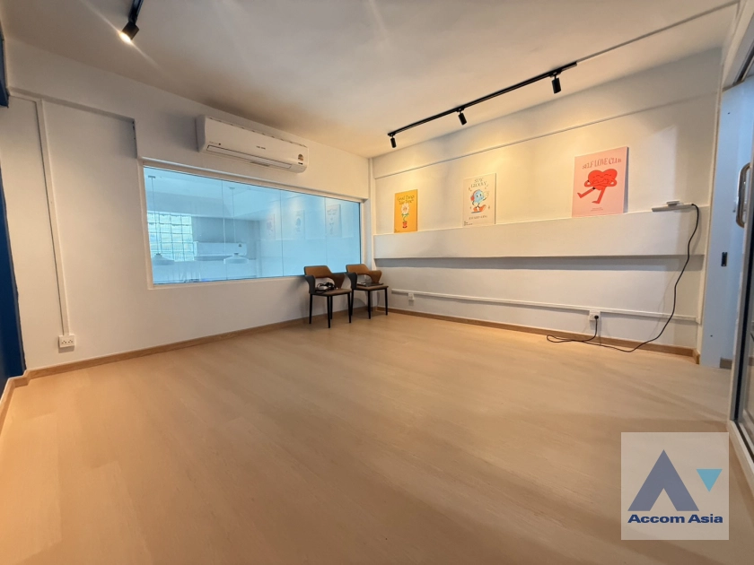 5  3 br Townhouse for rent and sale in Sukhumvit ,Bangkok BTS Phrom Phong - MRT Queen Sirikit National Convention Center AA44579