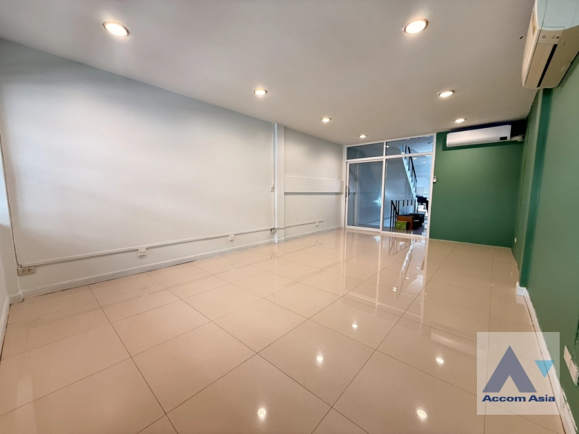 18  3 br Townhouse for rent and sale in Sukhumvit ,Bangkok BTS Phrom Phong - MRT Queen Sirikit National Convention Center AA44579
