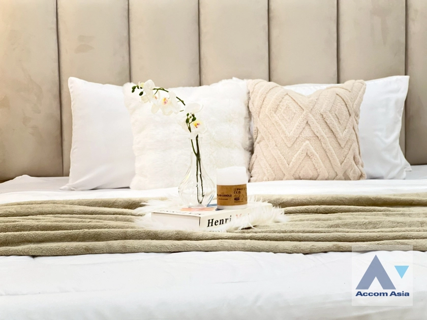 10  4 br House For Rent in Ratchadaphisek ,Bangkok MRT Huai Khwang AA44585