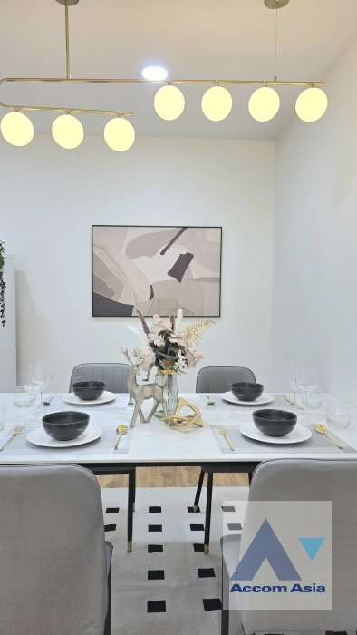 unitHome Office |  4 Bedrooms  House For Rent in Ratchadaphisek, Bangkok  near MRT Huai Khwang (AA44585)