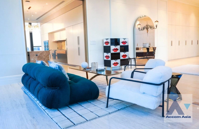 unitPenthouse |  3 Bedrooms  Condominium For Sale in Ploenchit, Bangkok  near BTS Chitlom (AA44596)