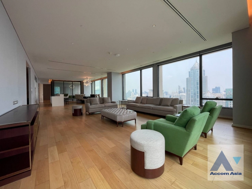 unitBig Balcony, Penthouse |  3 Bedrooms  Condominium For Sale in Ploenchit, Bangkok  near BTS Chitlom (AA44598)