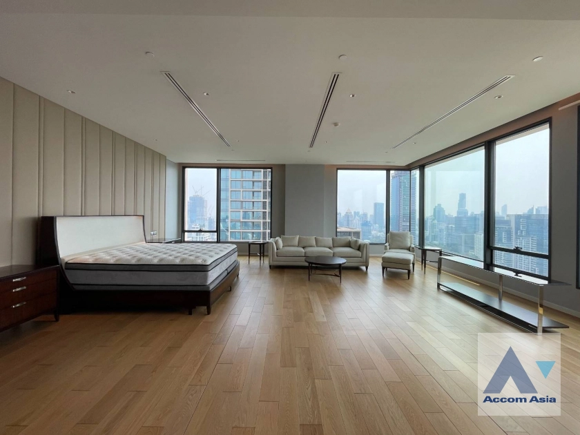 9  3 br Condominium For Sale in Ploenchit ,Bangkok BTS Chitlom at Sindhorn Residence AA44598