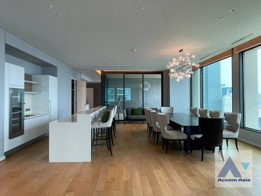 unitBig Balcony, Penthouse |  3 Bedrooms  Condominium For Sale in Ploenchit, Bangkok  near BTS Chitlom (AA44598)