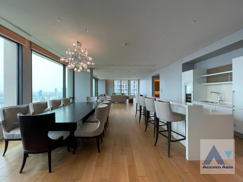 unitBig Balcony, Penthouse |  3 Bedrooms  Condominium For Sale in Ploenchit, Bangkok  near BTS Chitlom (AA44598)