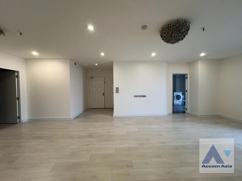 unit 2 Bedrooms  Condominium For Sale in Sukhumvit, Bangkok  near BTS Thong Lo (AA44599)