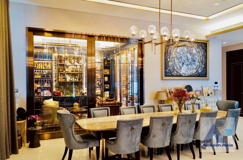 unitBig Balcony, Penthouse |  4 Bedrooms  Condominium For Sale in Ploenchit, Bangkok  near BTS Chitlom (AA44600)