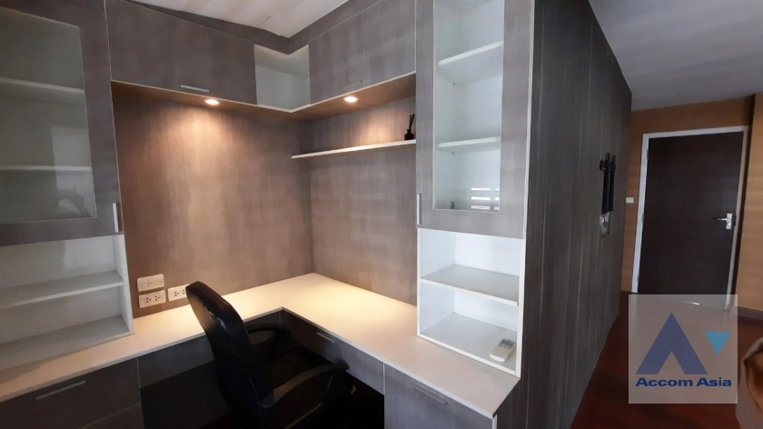 15  5 br House for rent and sale in Pattanakarn ,Bangkok ARL Hua Mak at Baan Varatorn Ville  AA44606