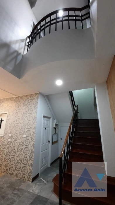 13  5 br House for rent and sale in Pattanakarn ,Bangkok ARL Hua Mak at Baan Varatorn Ville  AA44606