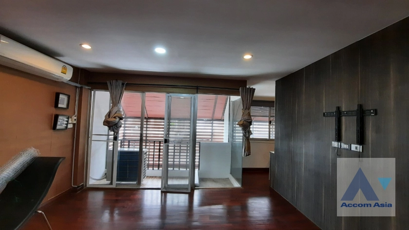 9  5 br House for rent and sale in Pattanakarn ,Bangkok ARL Hua Mak at Baan Varatorn Ville  AA44606