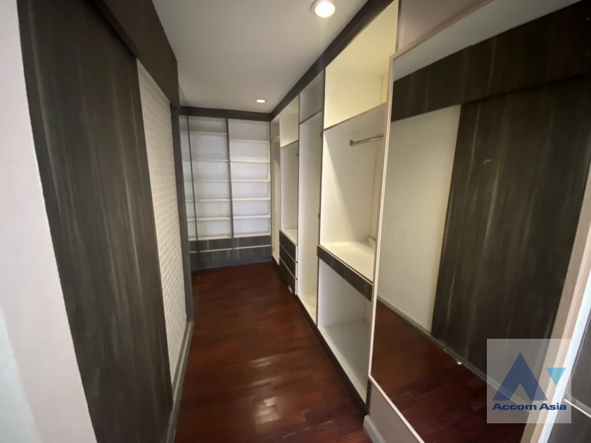 14  5 br House for rent and sale in Pattanakarn ,Bangkok ARL Hua Mak at Baan Varatorn Ville  AA44606