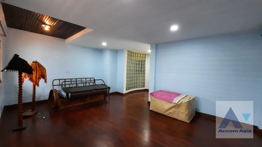 6  5 br House for rent and sale in Pattanakarn ,Bangkok ARL Hua Mak at Baan Varatorn Ville  AA44606