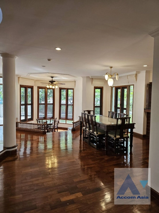  House by Chaophraya River House  4 Bedroom for Rent   in Dusit Bangkok