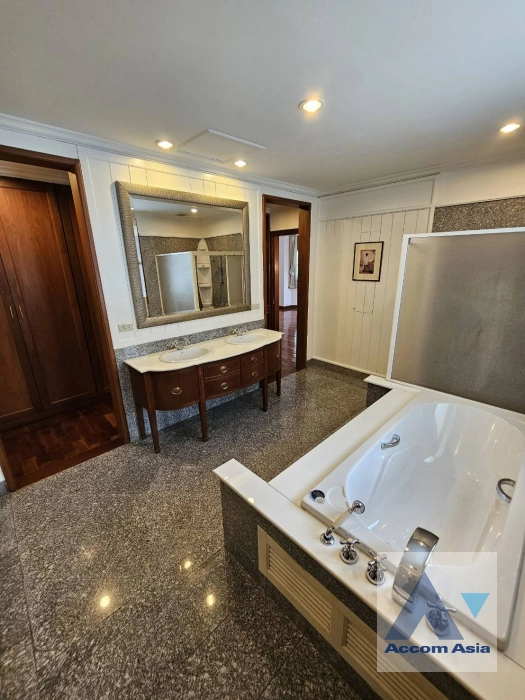 15  4 br House For Rent in Dusit ,Bangkok  at House by Chaophraya River AA44609