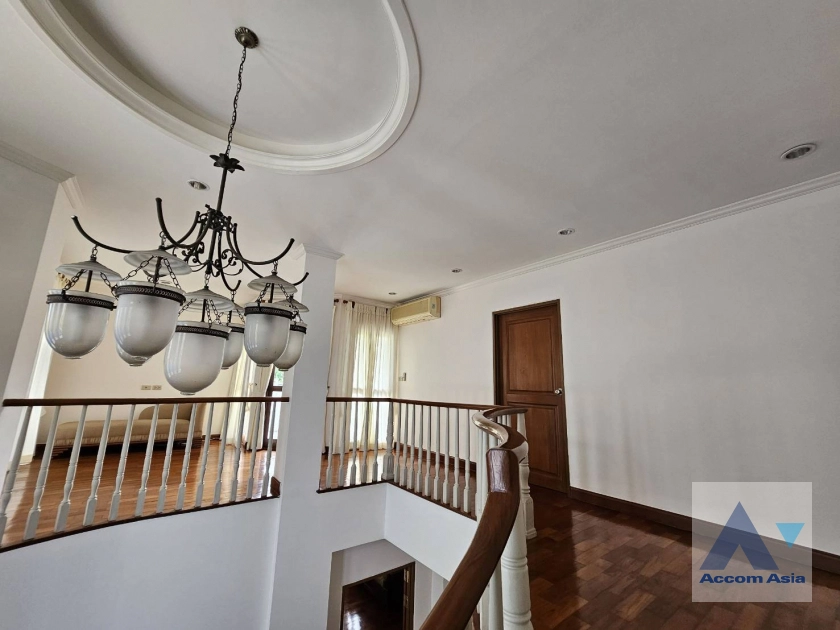 8  4 br House For Rent in Dusit ,Bangkok  at House by Chaophraya River AA44609