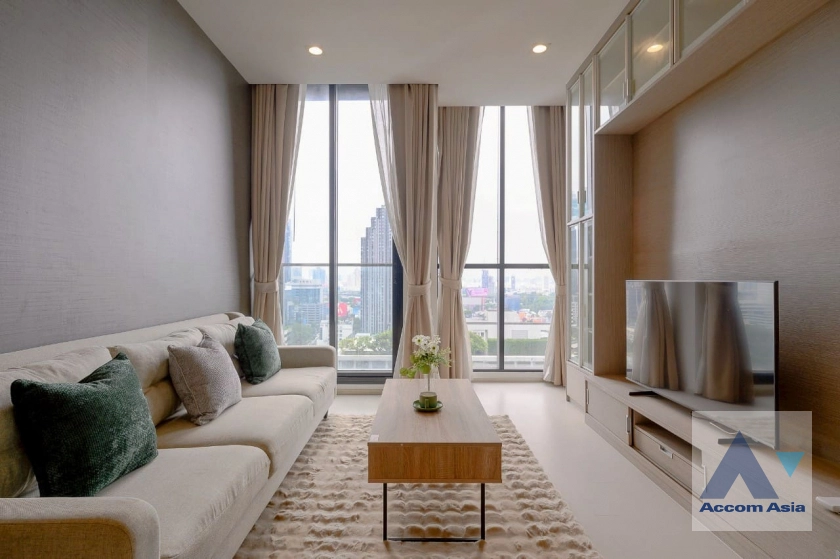 unit 1 Bedroom  Condominium For Sale in Ploenchit, Bangkok  near BTS Ploenchit (AA44611)
