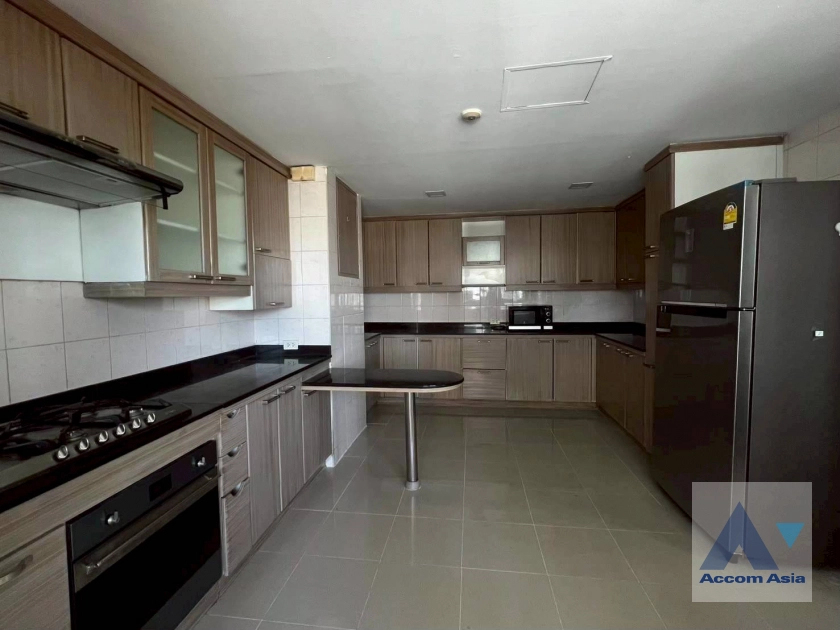 unit 3 Bedrooms  Apartment For Rent & Sale in Sukhumvit, Bangkok  near BTS Phrom Phong (AA44612)