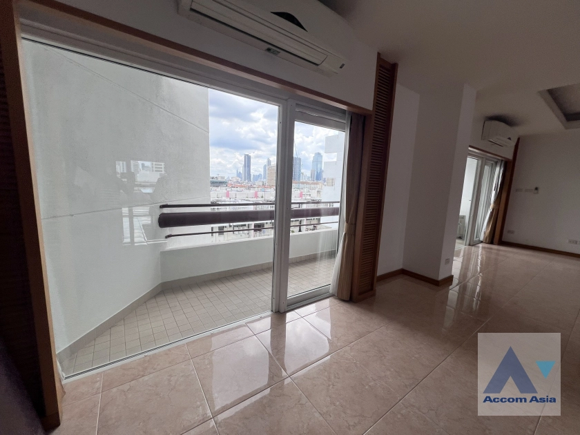  1  3 br Apartment for rent and sale in Sathorn ,Bangkok MRT Lumphini at Cozy and Convenient Apartment Near Garden Intl AA44623