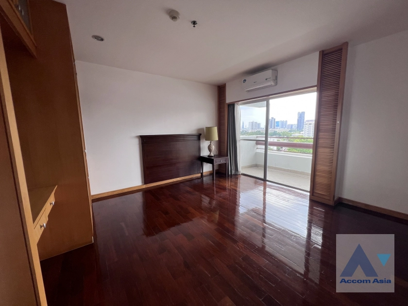 11  3 br Apartment for rent and sale in Sathorn ,Bangkok MRT Lumphini at Cozy and Convenient Apartment Near Garden Intl AA44624