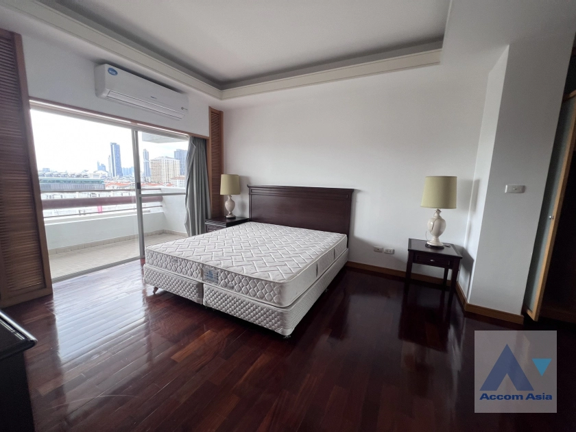 9  3 br Apartment for rent and sale in Sathorn ,Bangkok MRT Lumphini at Cozy and Convenient Apartment Near Garden Intl AA44624