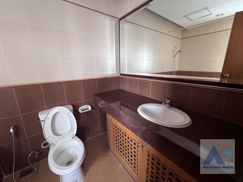 17  3 br Apartment for rent and sale in Sathorn ,Bangkok MRT Lumphini at Cozy and Convenient Apartment Near Garden Intl AA44624