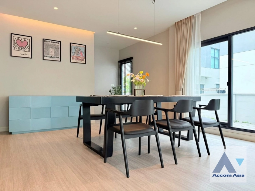 unit 4 Bedrooms  House For Rent & Sale in Samutprakan, Samutprakan  (AA44627)