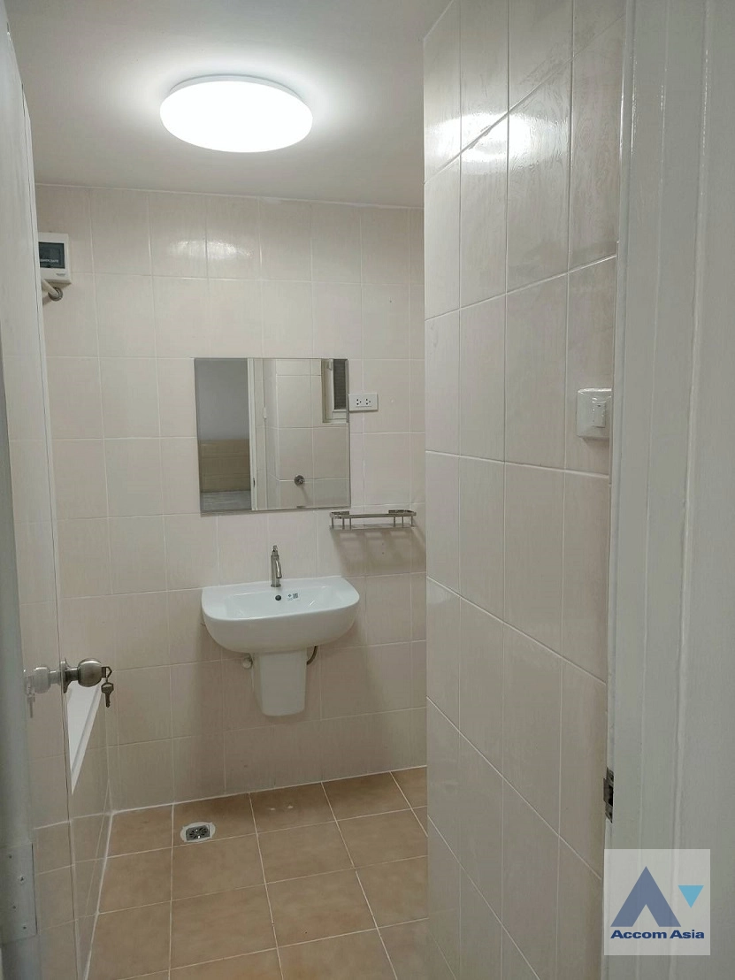 8  2 br Condominium for rent and sale in Sukhumvit ,Bangkok BTS Nana at The Heritage AA44629