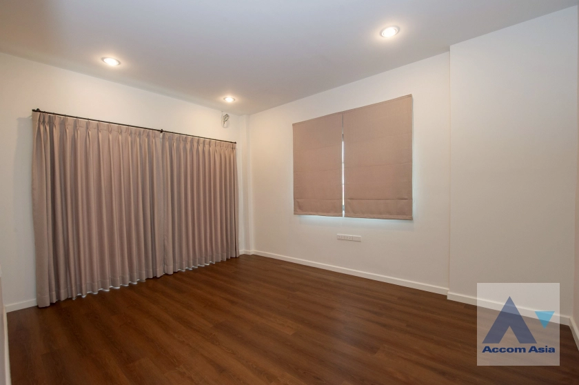 10  4 br House for rent and sale in Pattanakarn ,Bangkok  AA44633