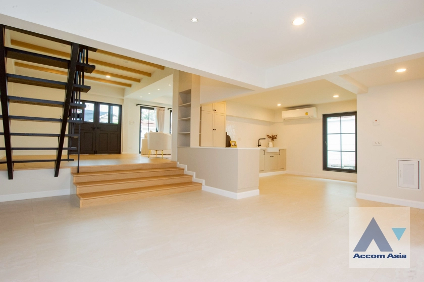 6  4 br House for rent and sale in Pattanakarn ,Bangkok  AA44633