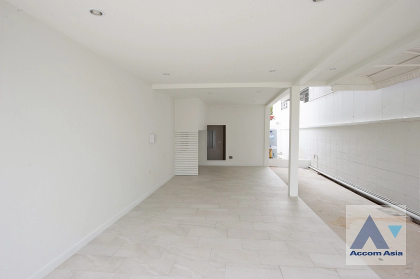 18  4 br House for rent and sale in Pattanakarn ,Bangkok  AA44633