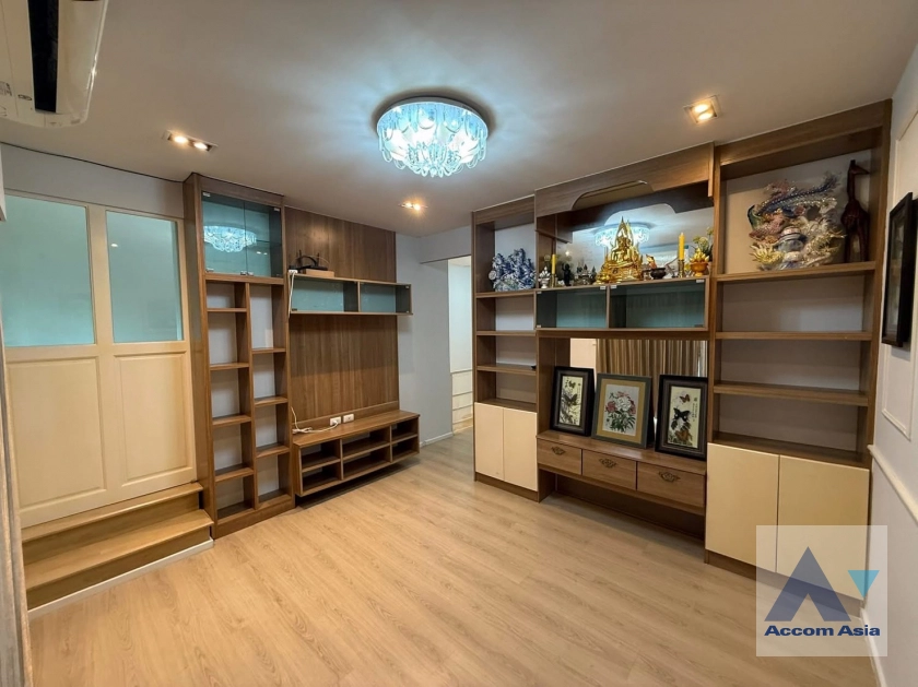 12  3 br House For Rent in Pattanakarn ,Bangkok BTS On Nut at Baan Klang Muang Sukhumvit 77-On Nut 17 AA44635