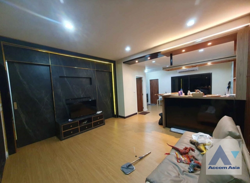 unit 3 Bedrooms  Townhouse For Rent & Sale in Samutprakan, Samutprakan  near BTS Bang Na (AA44636)