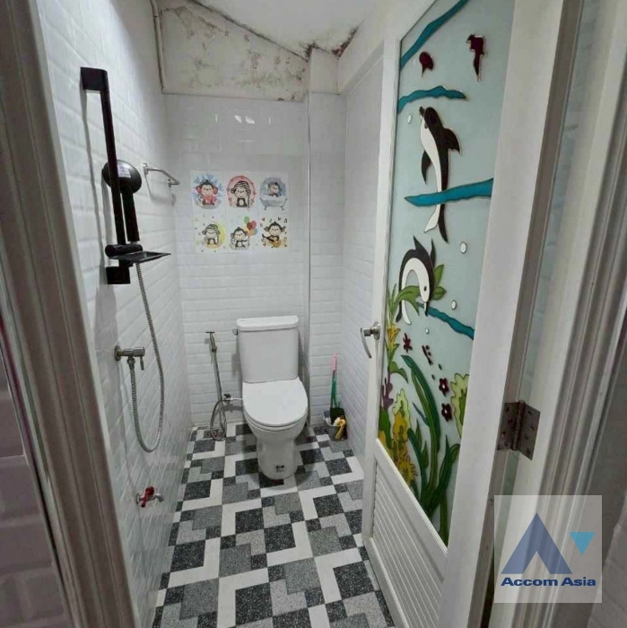 15  3 br Building for rent and sale in Silom ,Bangkok MRT Sam Yan AA44637