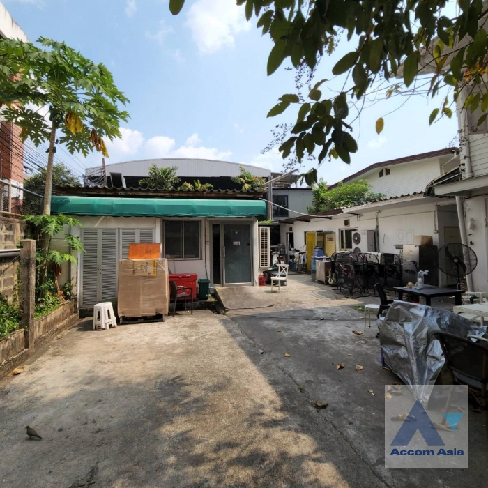 13  6 br House For Rent in Phaholyothin ,Bangkok BTS Ari AA44638